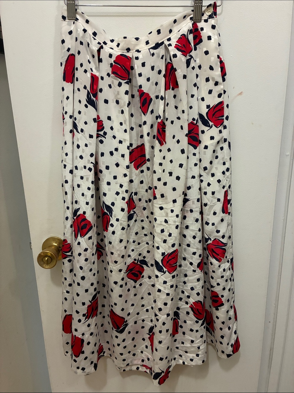 Vintage 90s White Floral Graphic Midi Skirt with Red Rose Print